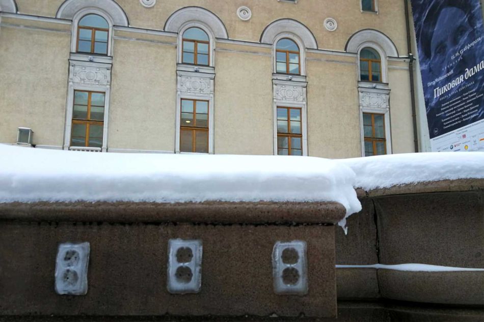 steckdosen eissticker am bolschoi nach 2 wochen moskau 2018 rainer jacob.jpg